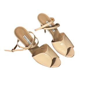 NEVER WORN Manolo Blahnik beige sandals - size 9